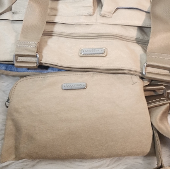 NWOT Baggallini Everyday Tote with Phone Case - Picture 7 of 8